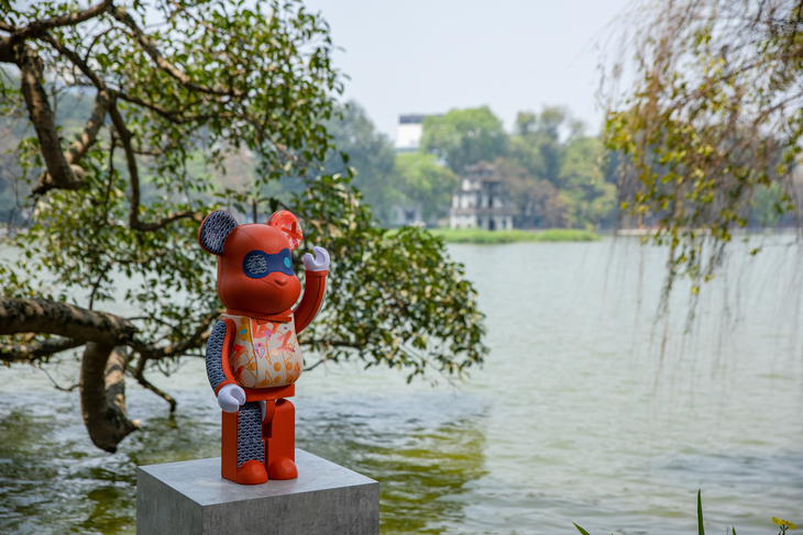 Be@rbrick ở Hồ Gươm