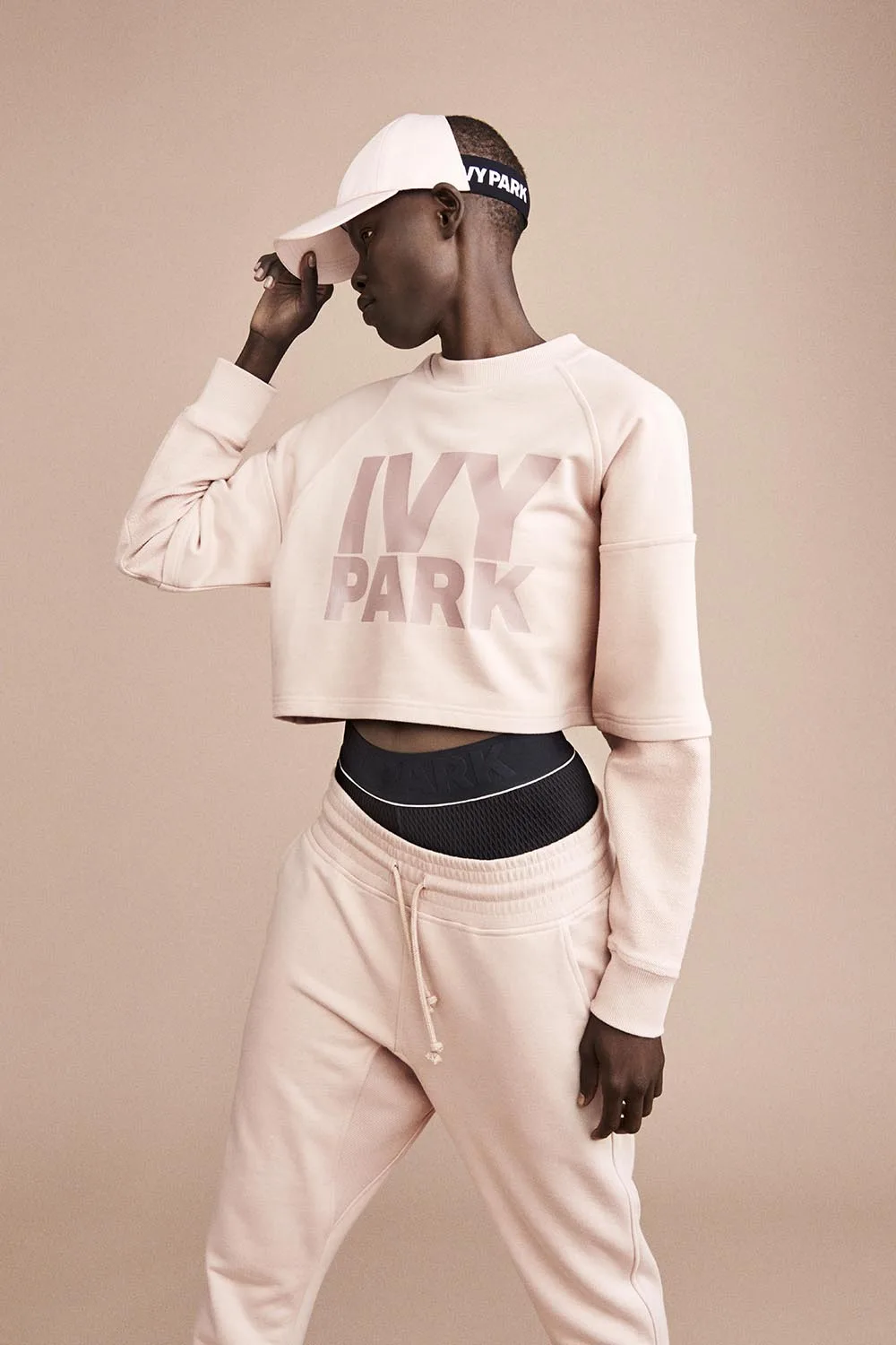 Beyoncé giới thiệu BST Thu đông 2017 mới nhất của thương hiệu Ivy Park Beyoncé giới thiệu BST Thu đông 2017 mới nhất của thương hiệu Ivy Park