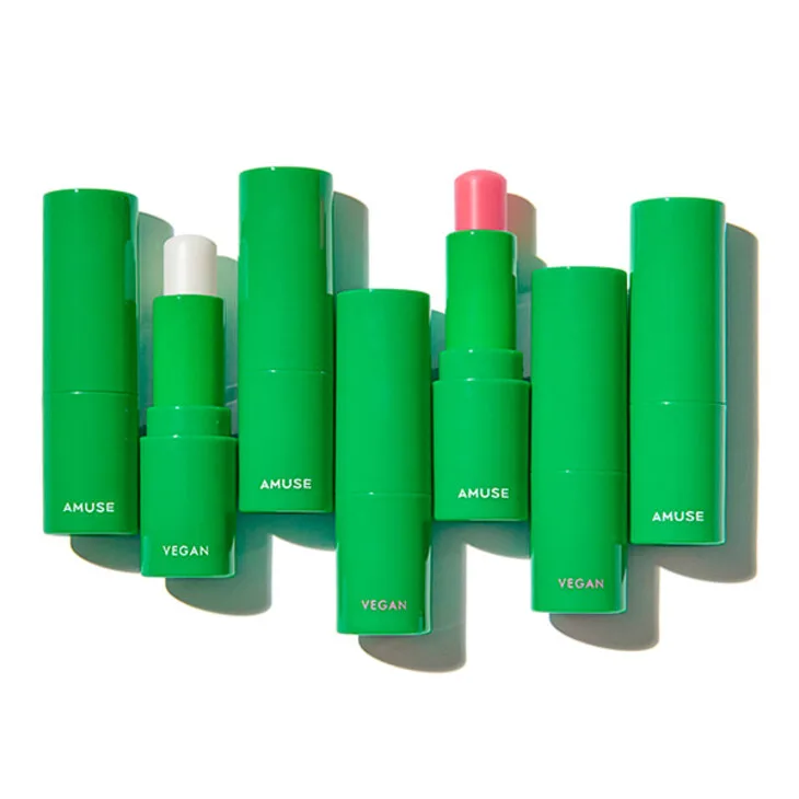 Son Dưỡng Amuse Vegan Green Lip Balm. Son Dưỡng Amuse Vegan Green Lip Balm là vật bất ly thân trong túi xách của Lee Da Hee