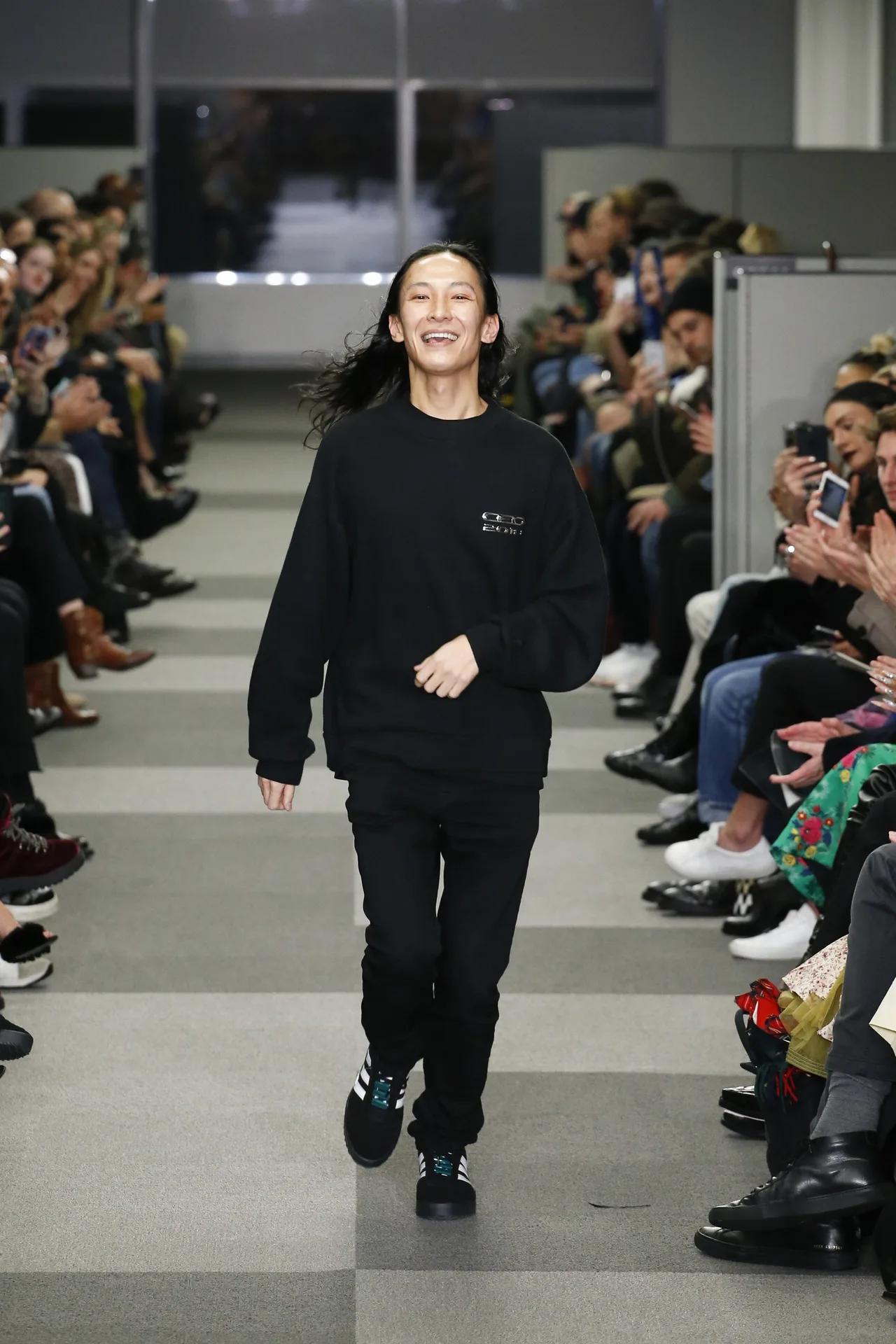 thương hiệu Alexander Wang tại Tuần lễ thời trang New York 2018 thương hiệu Alexander Wang tại Tuần lễ thời trang New York 2018-1