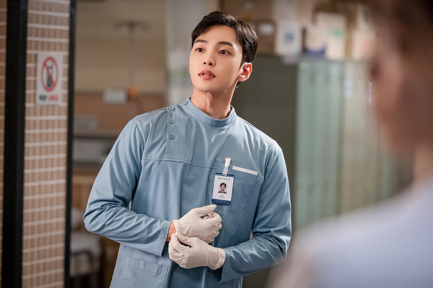 Nam diễn viên Hàn Quốc có giọng trầm ấm Kim Min Jae