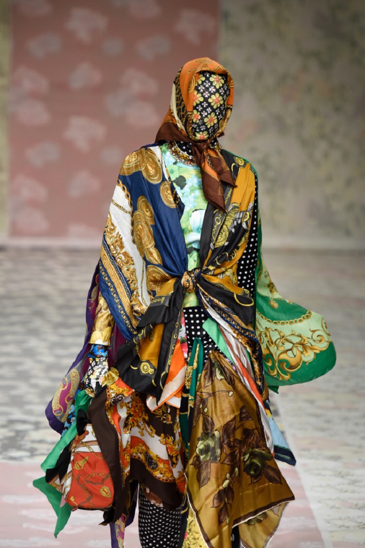 ELLE-Việt-Nam-Nữ-hoàng-Elizabeth-bất-ngờ-xuất-hiện-tại-show-của-NTK-Richard-Quinn-tại-London-Fashion-Week-2 ELLE-Việt-Nam-Nữ-hoàng-Elizabeth-bất-ngờ-xuất-hiện-tại-show-của-NTK-Richard-Quinn-tại-London-Fashion-Week-2