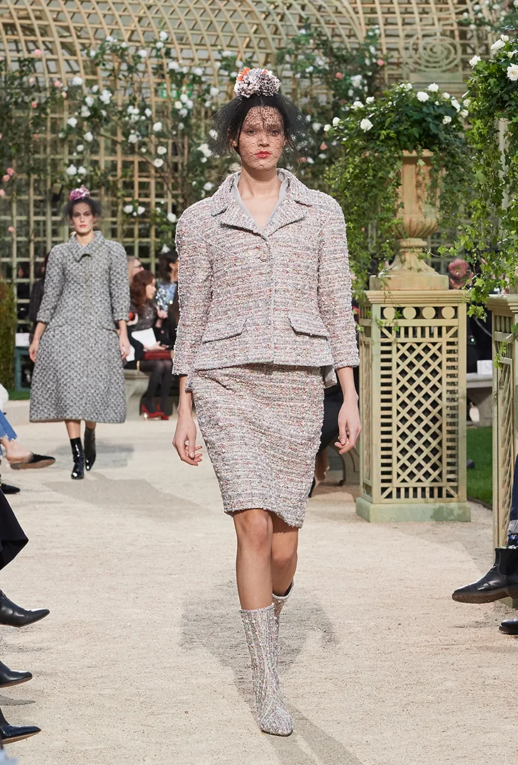 BST thời trang Chanel Xuân 2018 Couture: Mùa xuân của một triều đại mới BST thời trang Chanel Xuân 2018 Couture: Mùa xuân của một triều đại mới