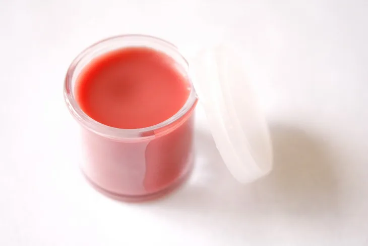 son dưỡng môi có màu 3
