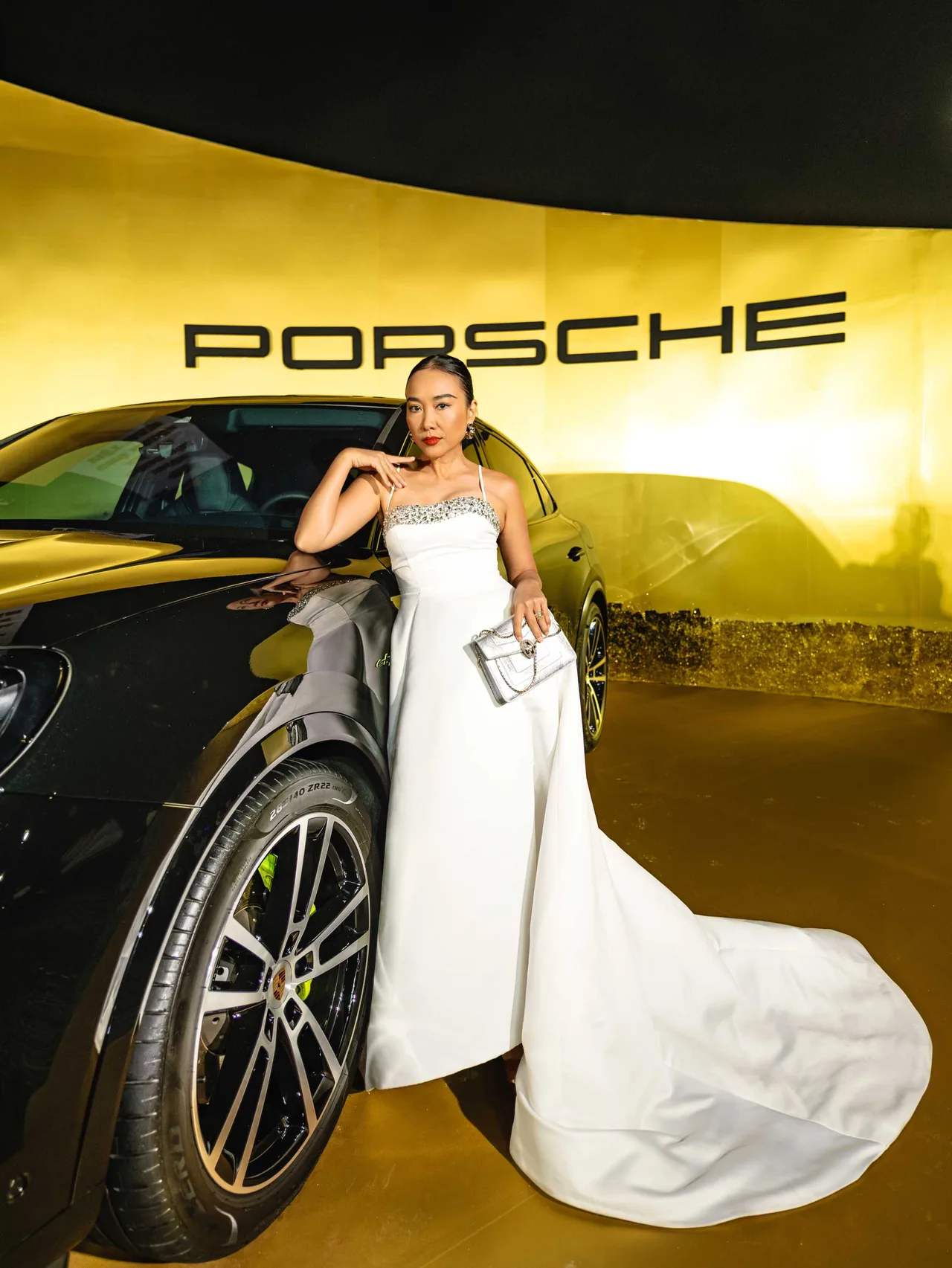 Xe Porsche và ca sĩ Đaon Trang tại ELLE Beauty Awards 2026 9