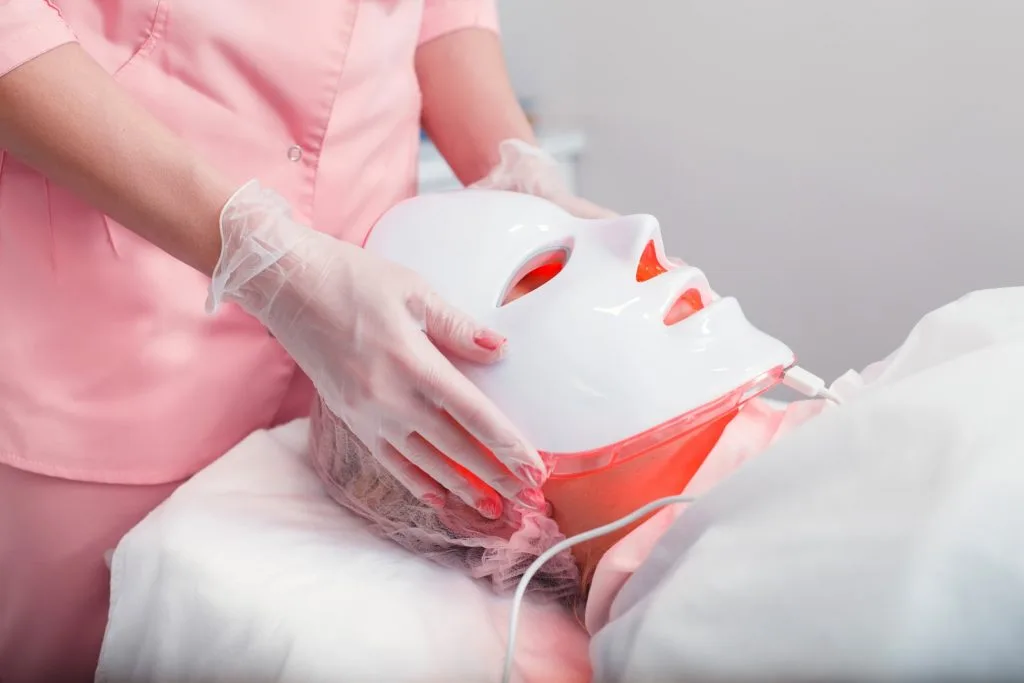 Những lợi ích khi trị mụn bằng ánh sáng sinh học Những lợi ích khi trị mụn bằng ánh sáng sinh học