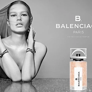 Alexander Wang lần đầu tiên ra mắt nước hoa cho Balenciaga