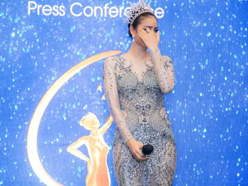 Hoa hậu Phạm Hương xúc động khi nhớ lại kỷ niệm cuộc thi Hoa hậu Hoàn Vũ 2015