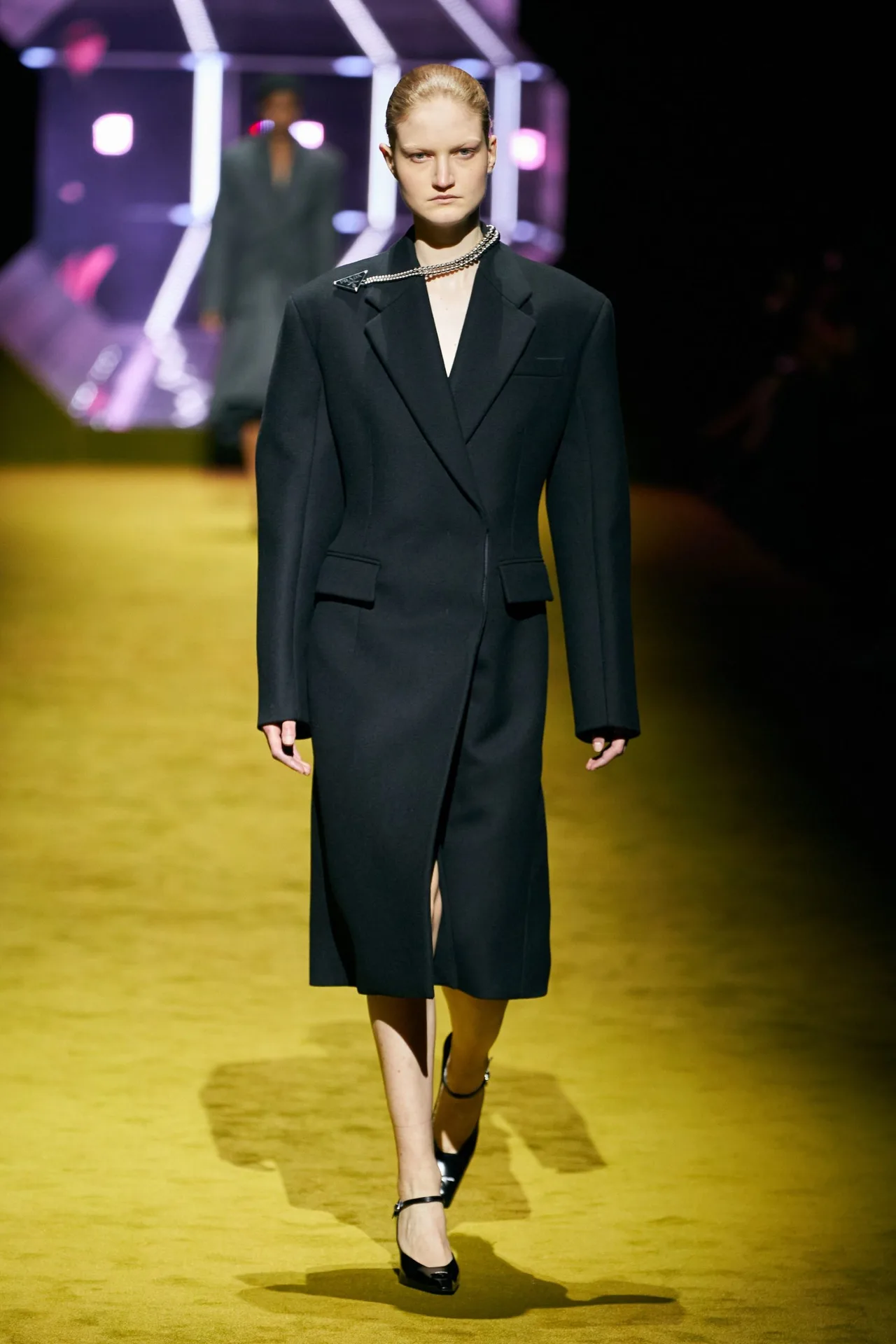 Prada Thu Đông 2022 look 10