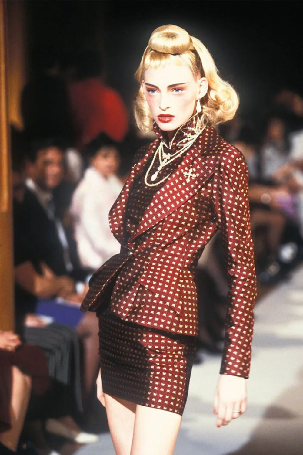 vest Dior Thu 1997 cổ điển của John Galliano