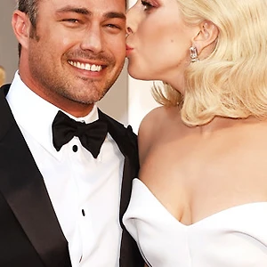 Lady Gaga bất ngờ chia tay bạn trai sau 5 năm bên nhau