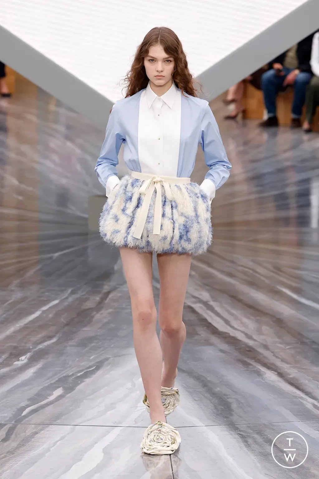 Dior váy xanh thanh thiên