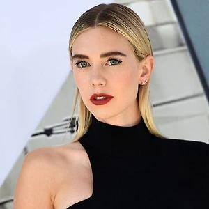Phong cách trang điểm đầy quyến rũ của “đả nữ Hollywood” Vanessa Kirby