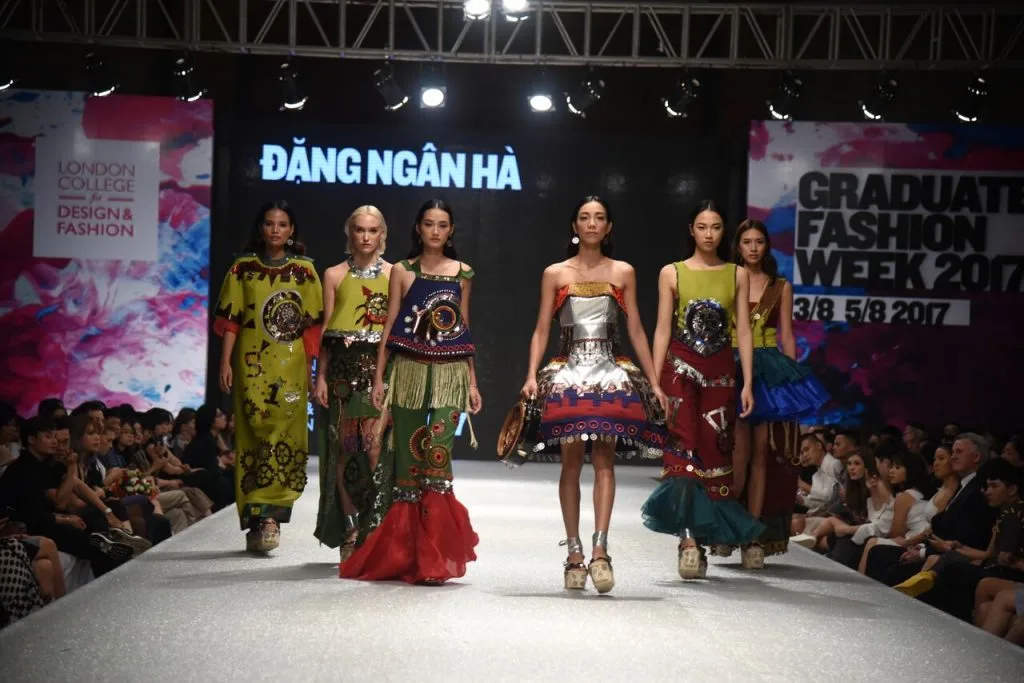 Mãn nhãn với các bộ sưu tập tại show diễn - "The Innovators - Dẫn đầu xu hướng" Mãn nhãn với các bộ sưu tập tại show diễn - "The Innovators - Dẫn đầu xu hướng"