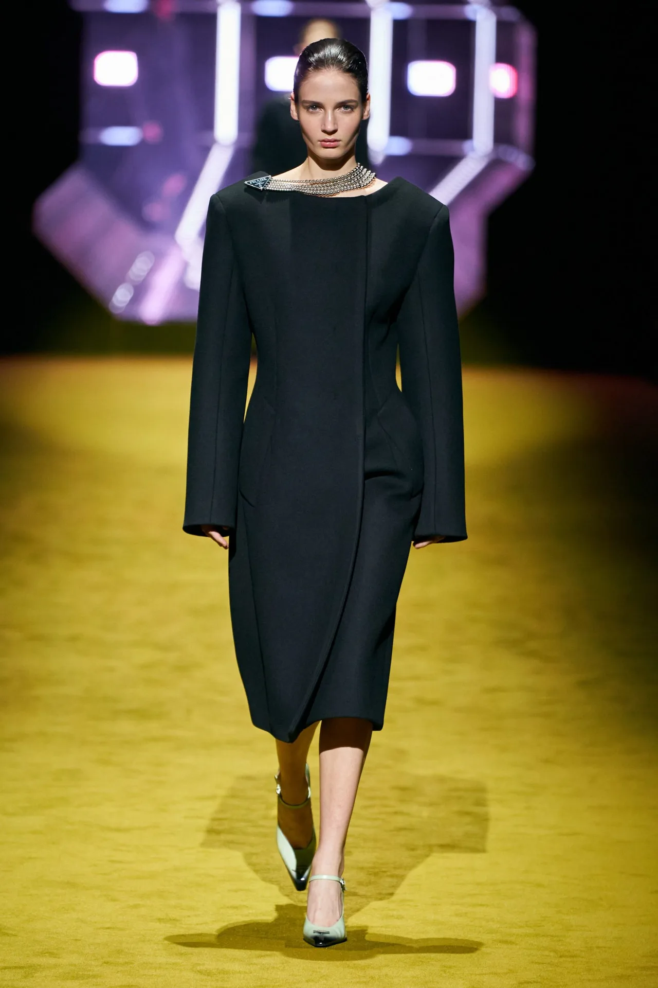 Prada Thu Đông 2022 look 9