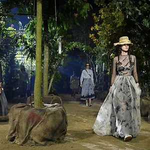 thời trang bền vững bst dior xuân hè 2020 feature