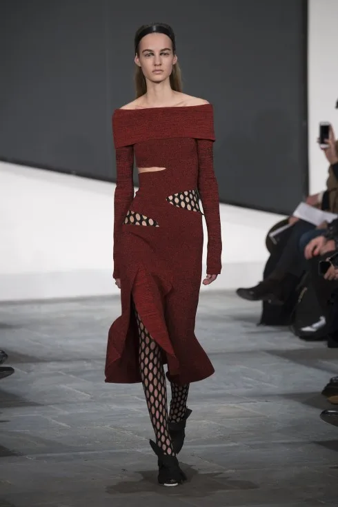 Yếu tố nghệ thuật được đẩy lên cao trào xuyên suốt BST Proenza Schouler thoi-trang-thu-dong-Proenza-Schouler-five