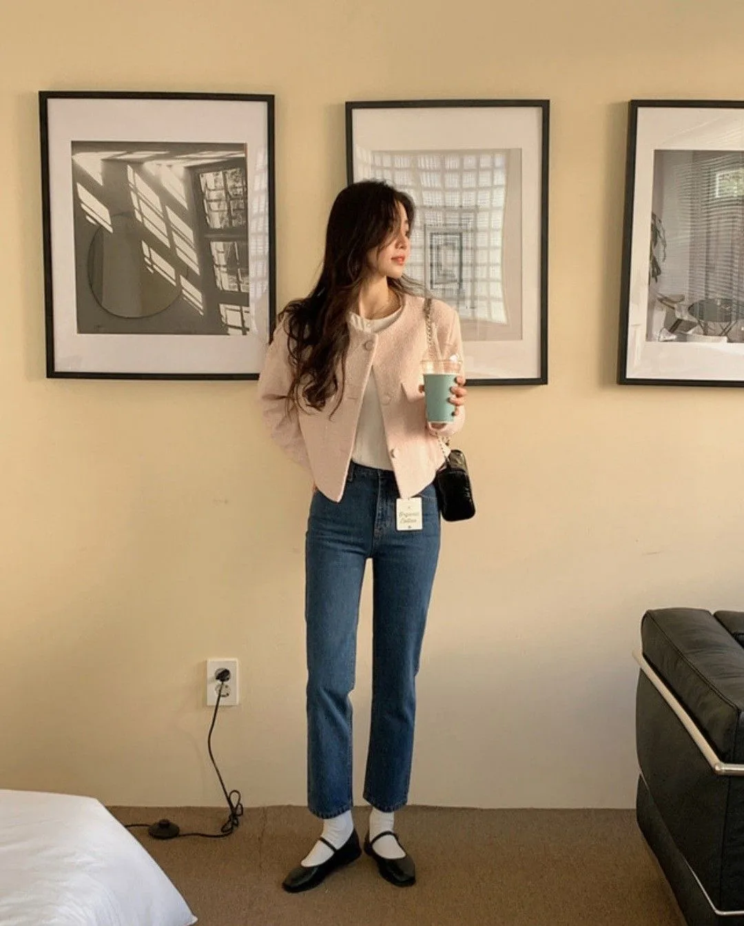 Quần jeans phối hợp cùng giày bệt ballet