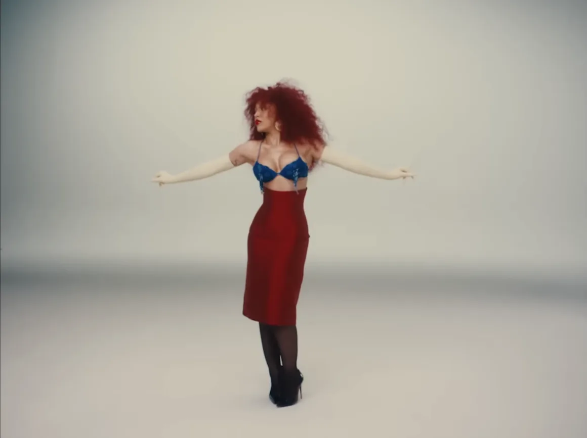 Thời trang MV Gorgeous - Doja Cat
