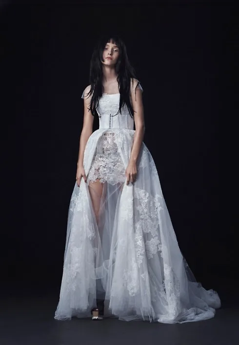 Mẫu váy cưới đẹp tuyệt vời của Vera Wang.