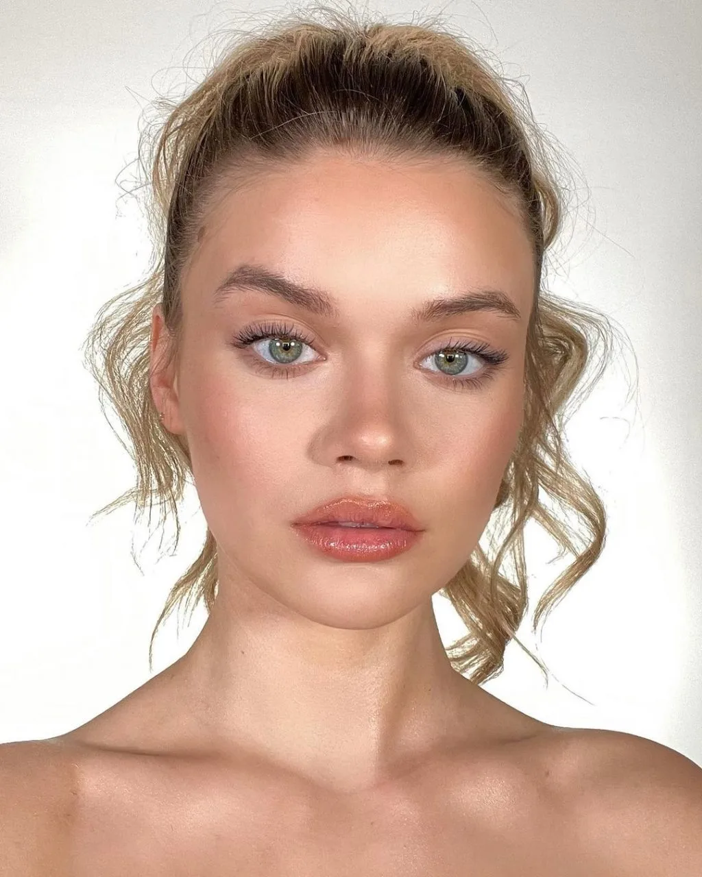 Cloud skin makeup Cloud skin makeup