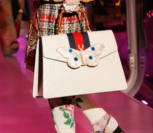 Một chiếc túi oversized trong BST Thu-Đông 2017 của Gucci