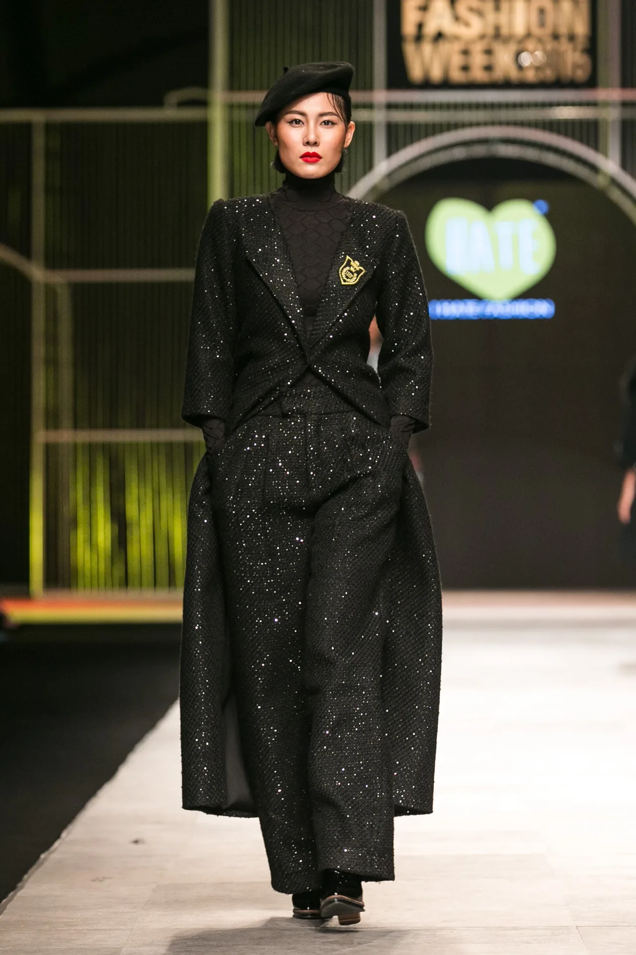 I HATE FASHION thả “Ký ức những mùa đông cũ kỹ” vào BST Thu-Đông 2016 tại VIFW - ELLE VN