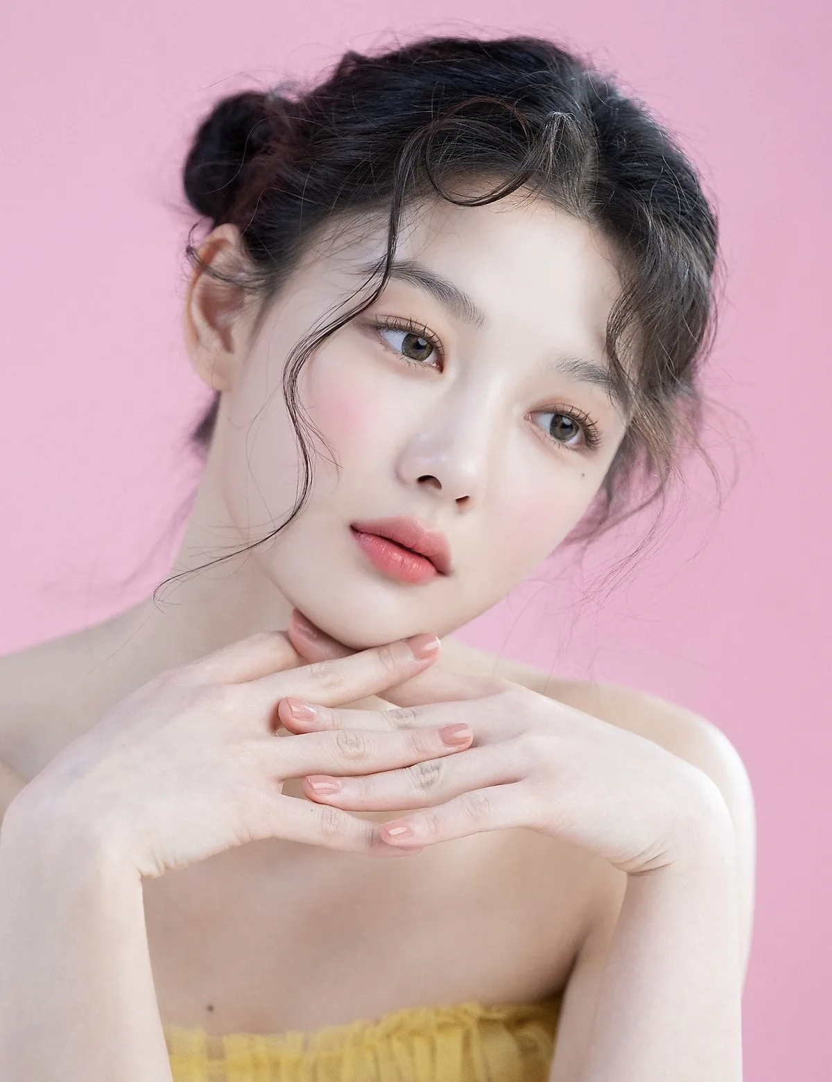 Tóc mái uốn xoăn ngọt lịm che trán cao