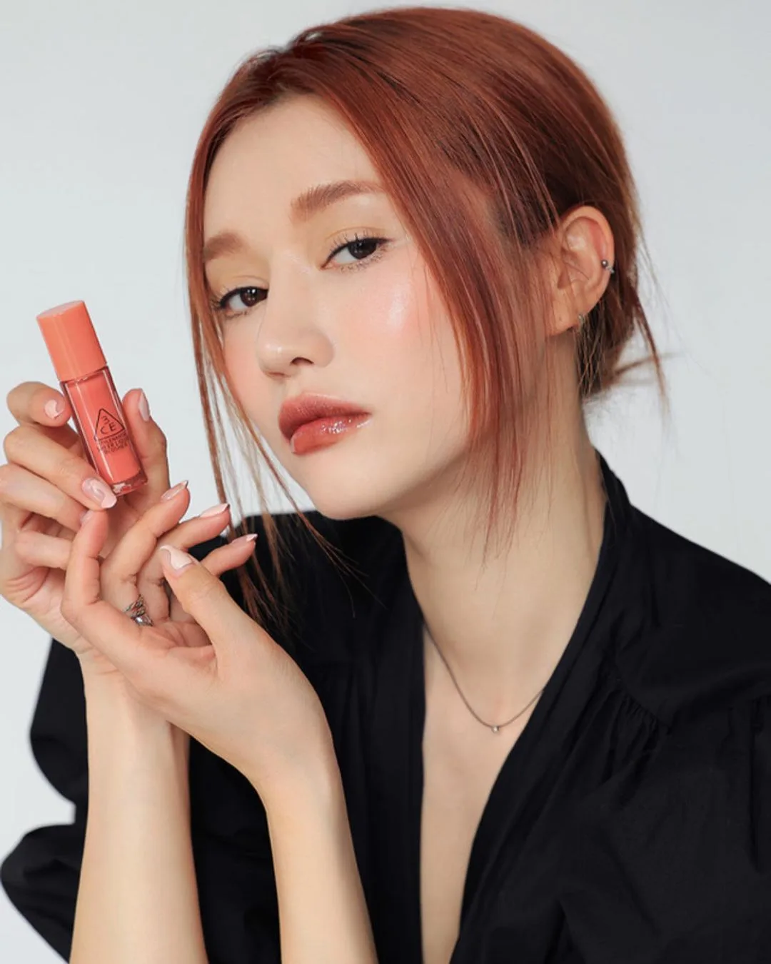 Má hồng kem giúp lớp trang điểm tự nhiên và lâu trôi cả ngày Má hồng kem giúp lớp trang điểm tự nhiên và lâu trôi cả ngày