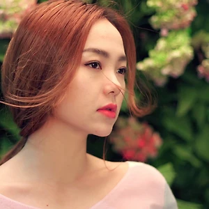Hậu trường buổi chụp ảnh bìa ELLE Tết với Minh Hằng