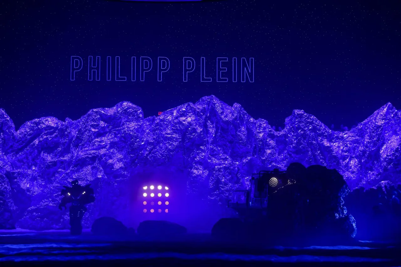 Philipp Plein và xu hướng streetstyle thống trị sàn diễn tuần lễ thời trang New York 2018 Philipp Plein và xu hướng streetstyle thống trị sàn diễn tuần lễ thời trang New York 2018