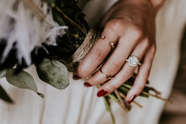 Mê mẫn với 10 kiểu móng tay đẹp cho ngày cưới 03 Mê mẫn với 10 kiểu móng tay đẹp cho ngày cưới 03
