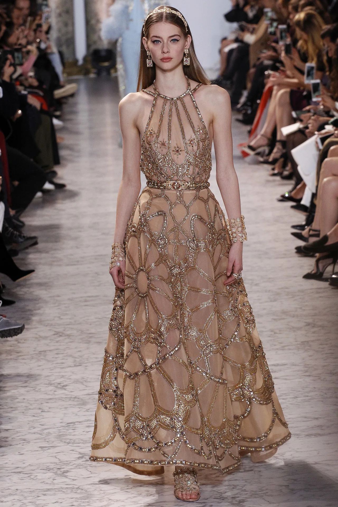 Những BST nổi bật tại tuần lễ Haute Couture Xuân-Hè 2017 - ELLE VN