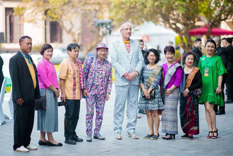 Vũ điệu Sắc màu 2