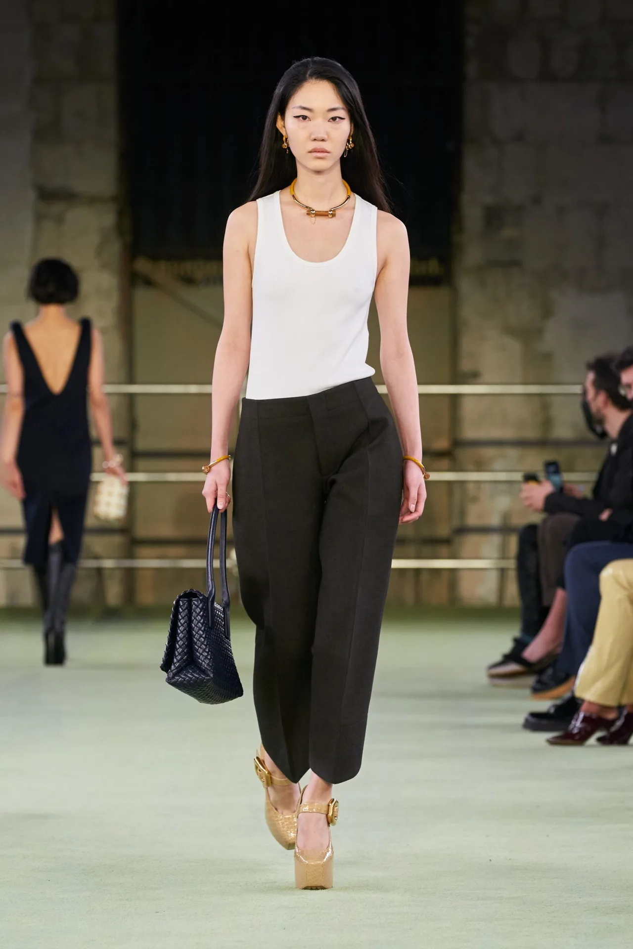 bottega veneta thu đông 2022 look 18