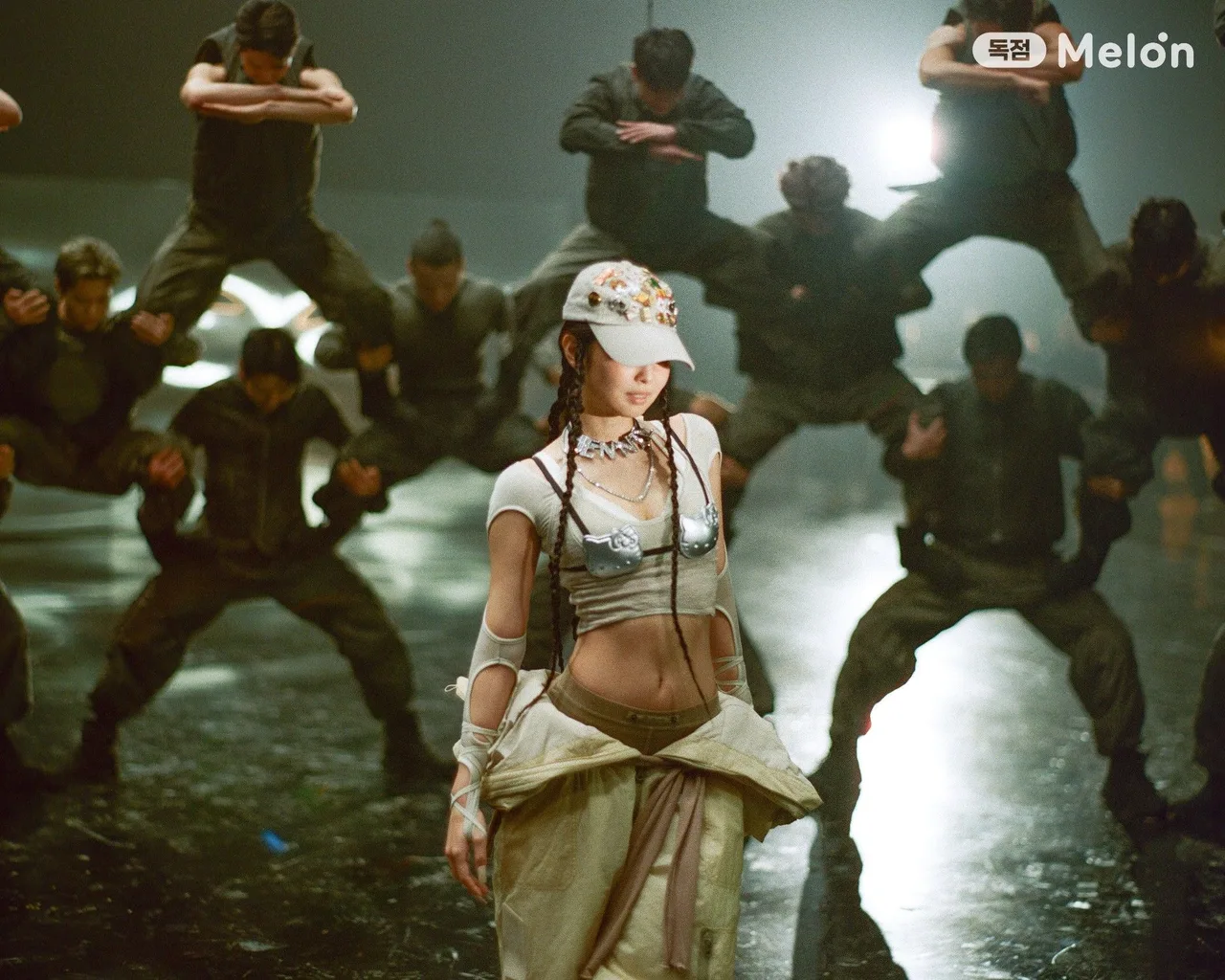 elle-like-jennie-thoi-trang-mv (7)