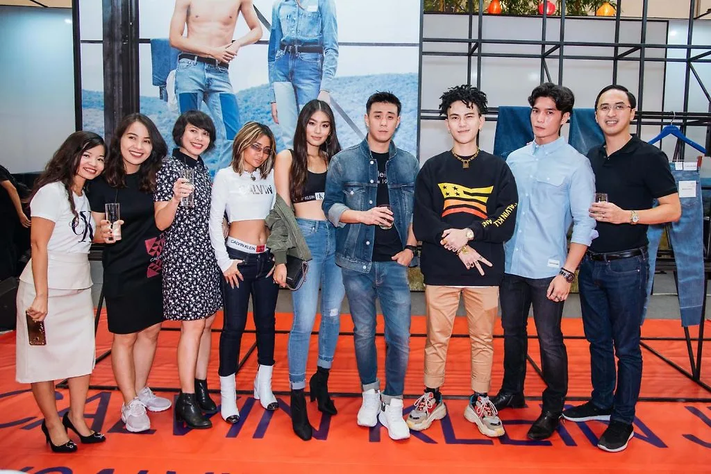 calvin klein jeans pop up store
