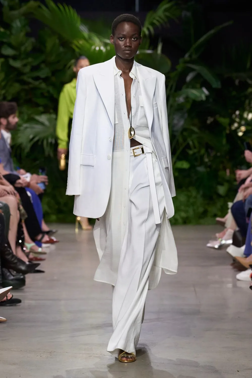 MK xuân hè 2023 look 41