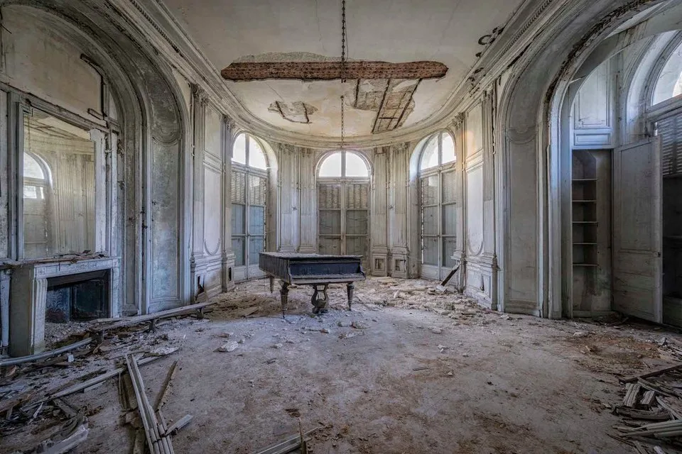 Ảnh đàn piano cũ 9