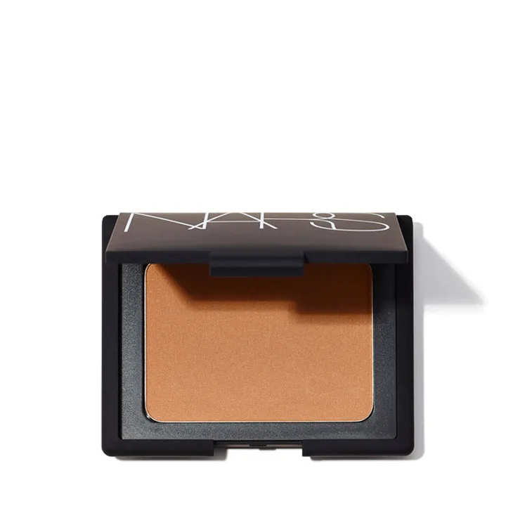 Những phấn tạo khối bronzer đẹp như nắng hôn lên da Những phấn tạo khối bronzer đẹp như nắng hôn lên da