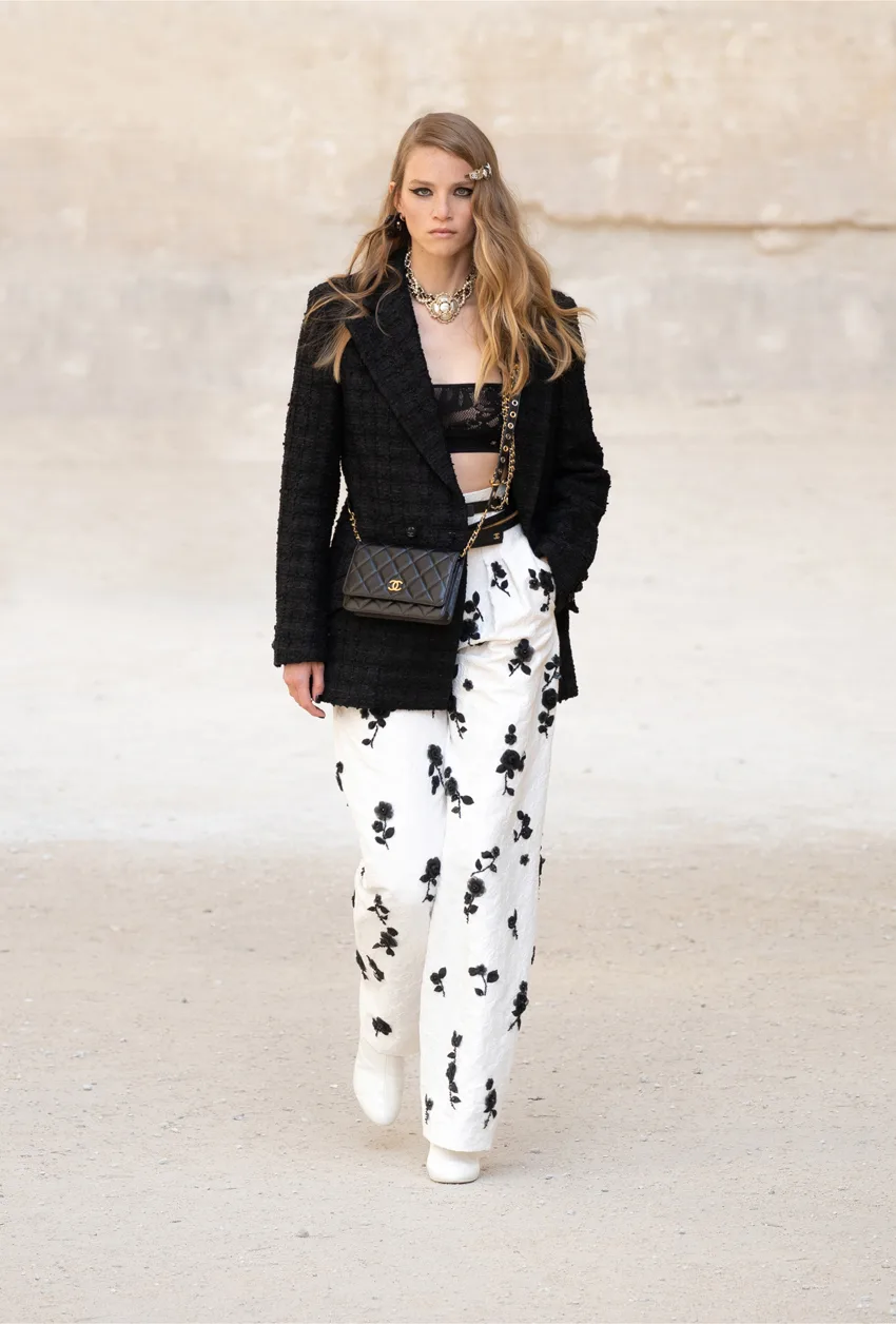 chanel cruise 2021/22 look 44