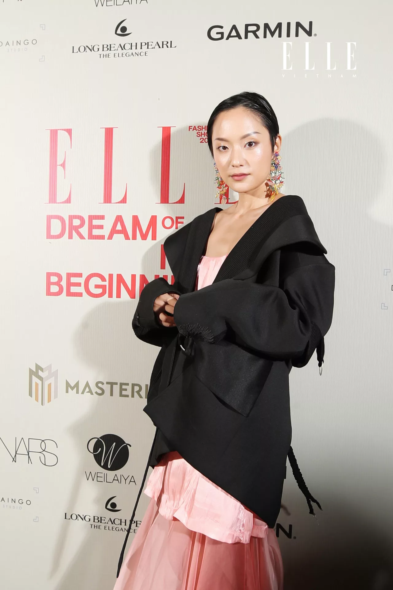 Hồ Thu Anh thảm đỏ ELLE Fashion Show 2022