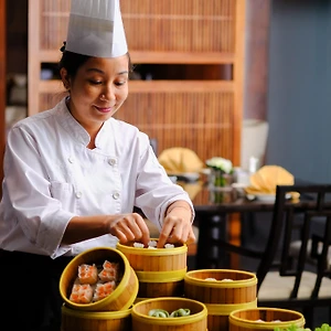Bếp trưởng Dung áp dụng kỹ thuật nấu nướng mới sẽ mang tới những món Dim Sum ngon hơn, tinh tế và bổ dưỡng hơn