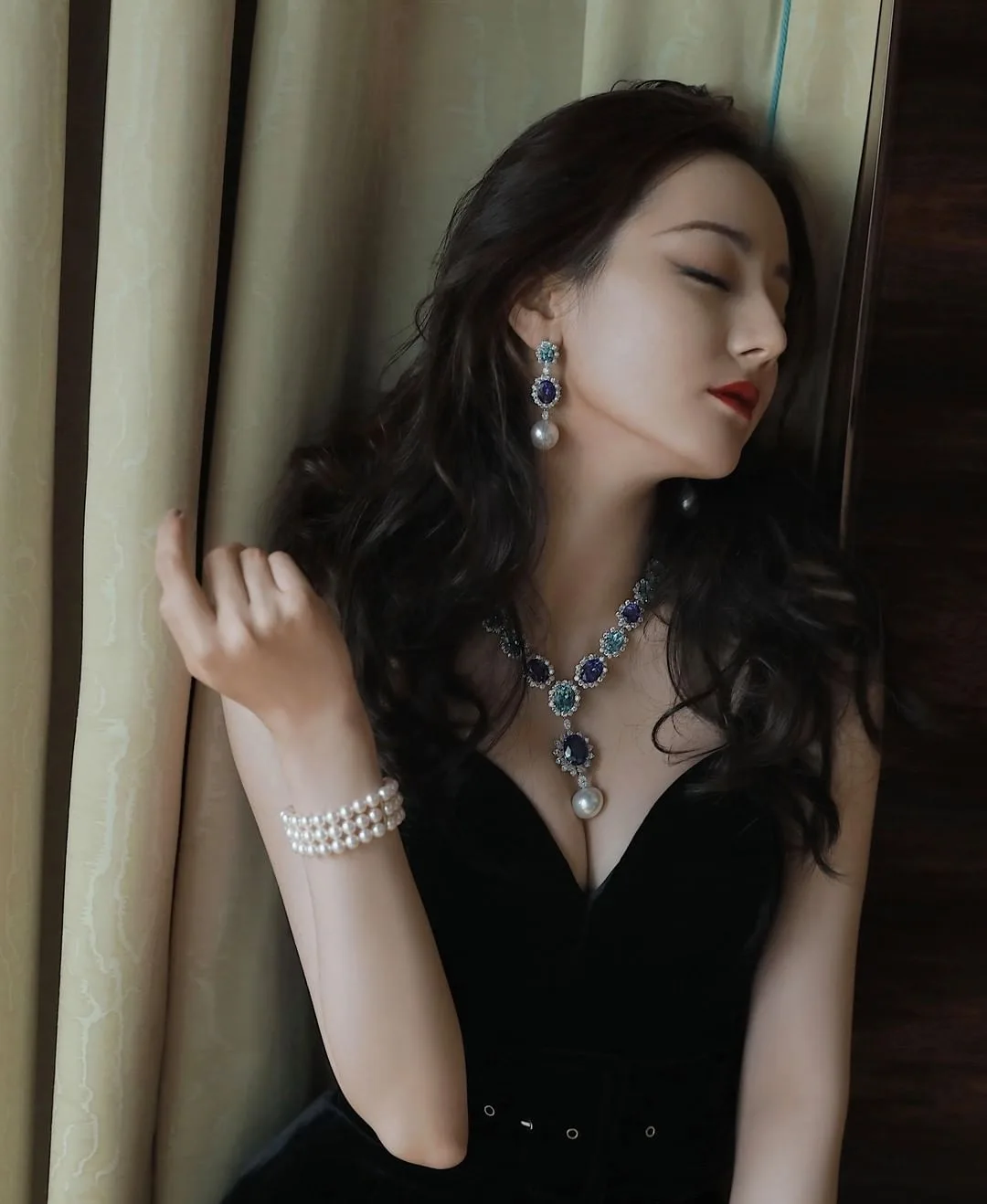 chọn hoa tai hoài cổ theo cung hoàng đạo xử nữ