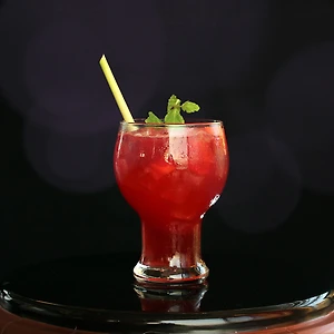 Summit Lounge ra mắt Cocktail tháng 5 “Sông Hồng”