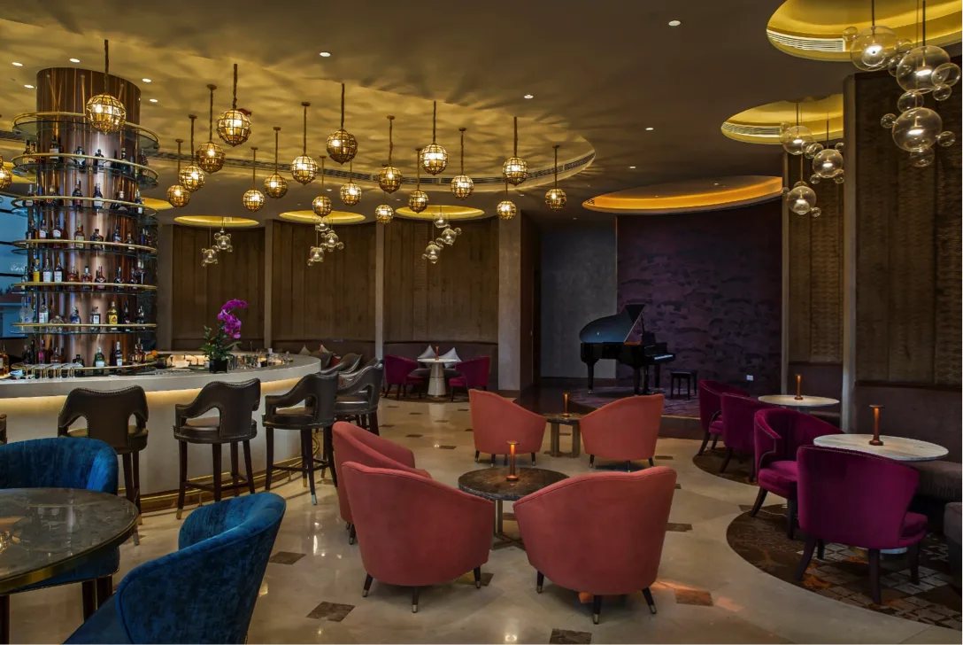Mix bar nơi bạn có thể nhâm nhi những ly đồ uống được pha chế sáng tạo và thưởng thức nhạc sống mỗi tối thứ Ba, thứ Sáu trong tuần.