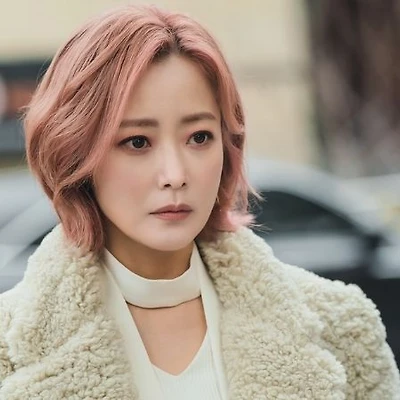 Sự trở lại đầy mới lạ của nữ chính phim Tomorrow.