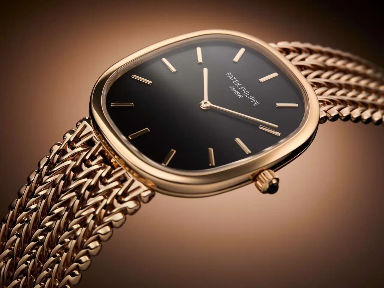 Đồng hồ vintage Patek Philippe Golden Ellipse.