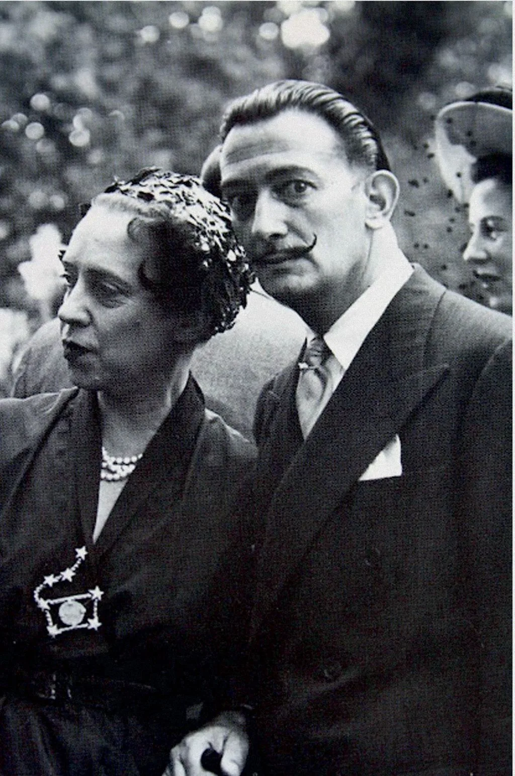thời trang họa sĩ Salvador Dali thời trang họa sĩ Salvador Dali