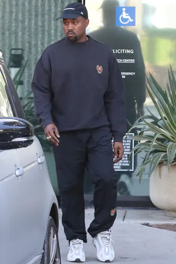 Những ngôi sao thời thượng là tín đồ mến mộ của những đôi giày ugly sneakers Những ngôi sao thời thượng là tín đồ mến mộ của những đôi giày ugly sneakers